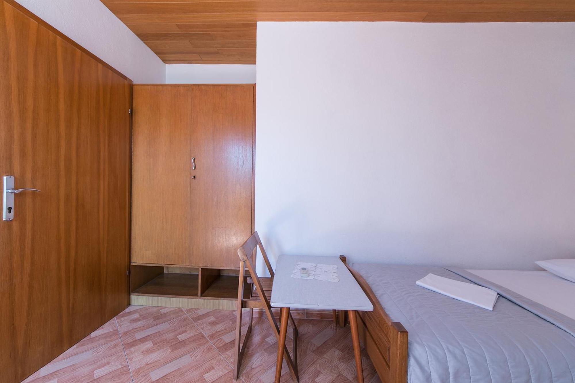 Apartments&rooms by the sea Brela, Makarska - 2752 Rum bild