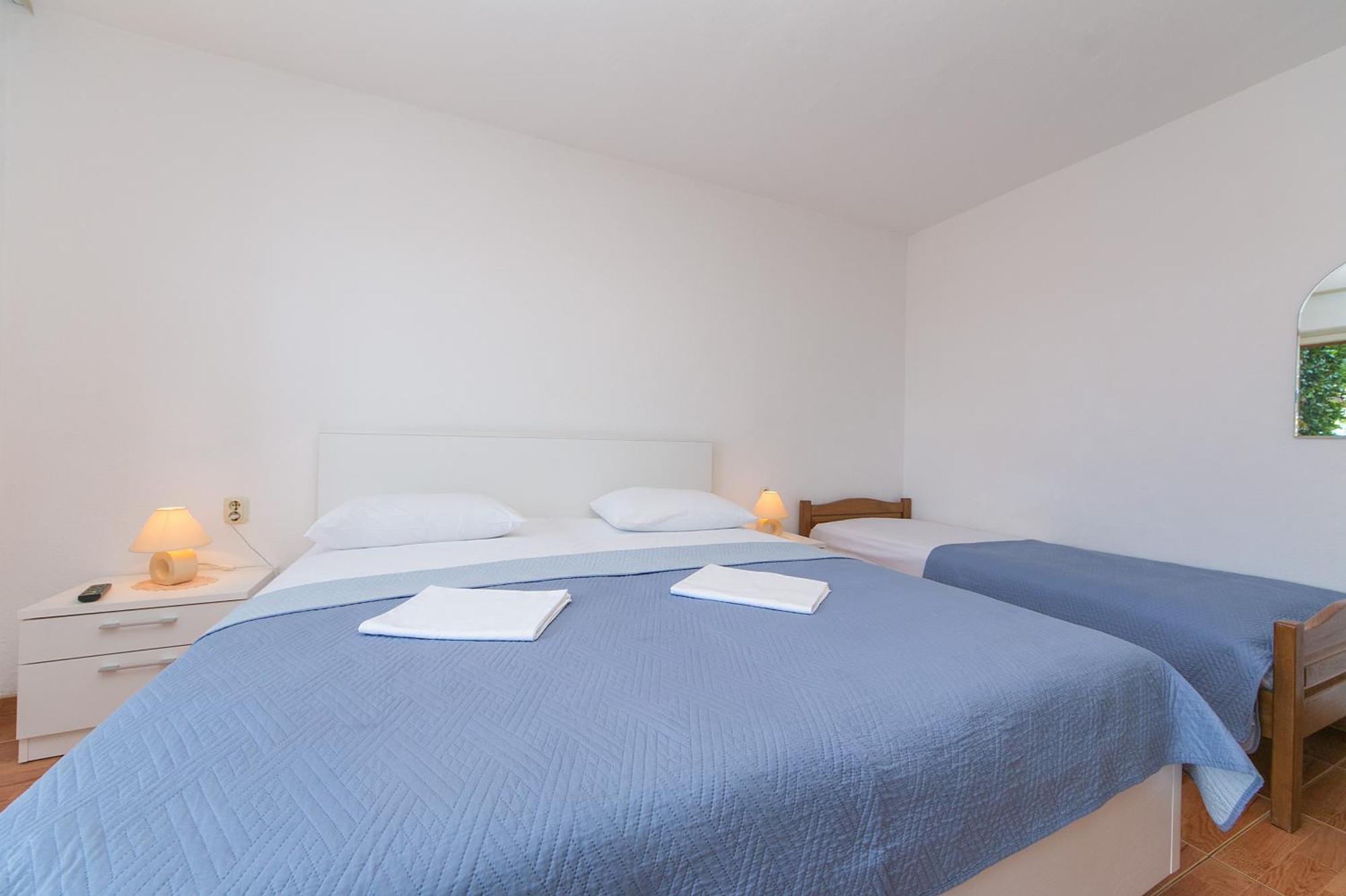 Apartments&rooms by the sea Brela, Makarska - 2752 Exteriör bild
