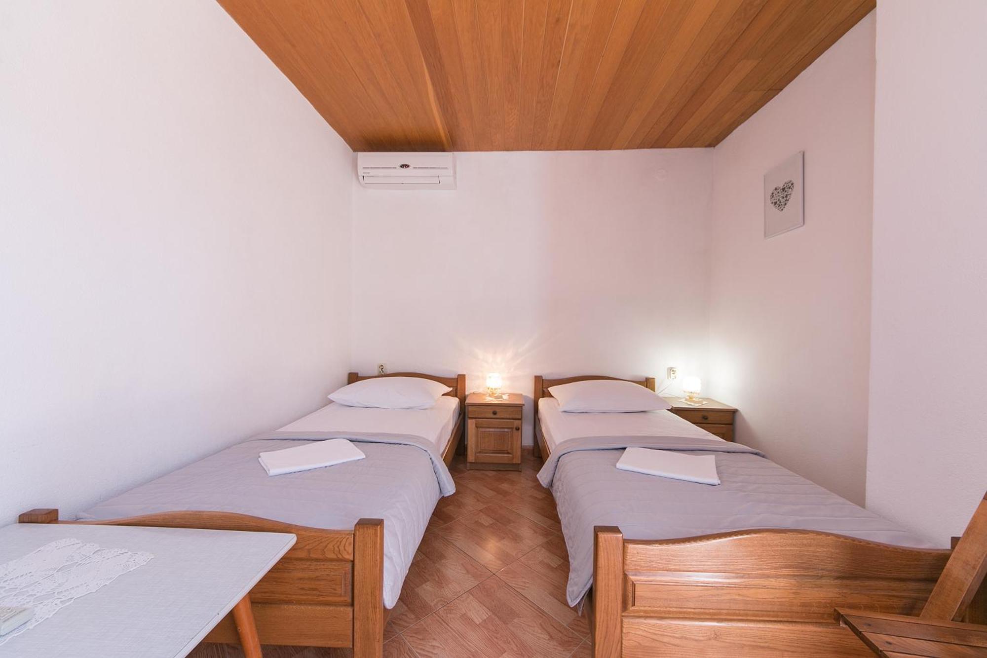 Apartments&rooms by the sea Brela, Makarska - 2752 Exteriör bild